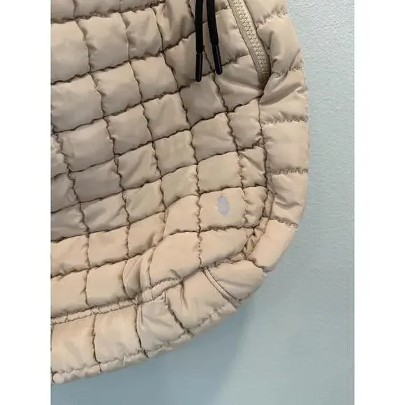 NWOT Free People Movement Quilted Carryall Bag Off White - Picture 3 of 8